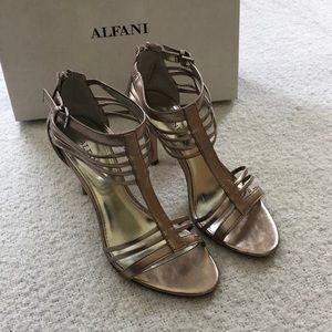 Alfani Gold strappy heels Size 7M